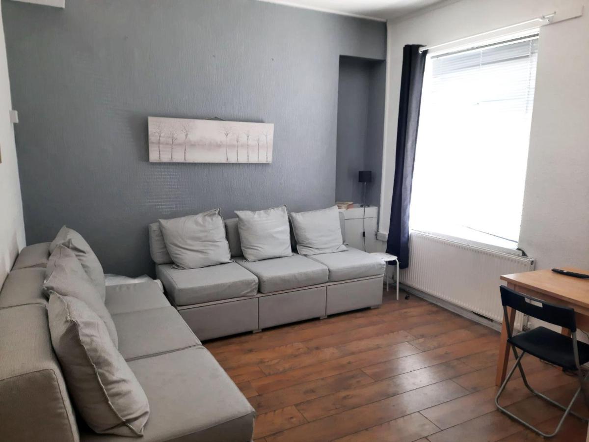 Holiday home Llewellyn House Llwynypia